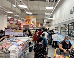 TPHCM tưng bừng chuỗi hoạt động khuyến mãi cuối năm - Ảnh 1.